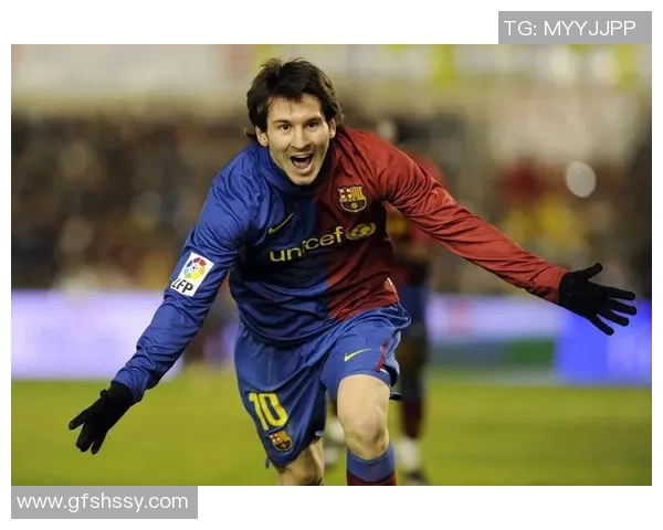 足球明星背影高清头像展示尽显风采与魅力的完美瞬间